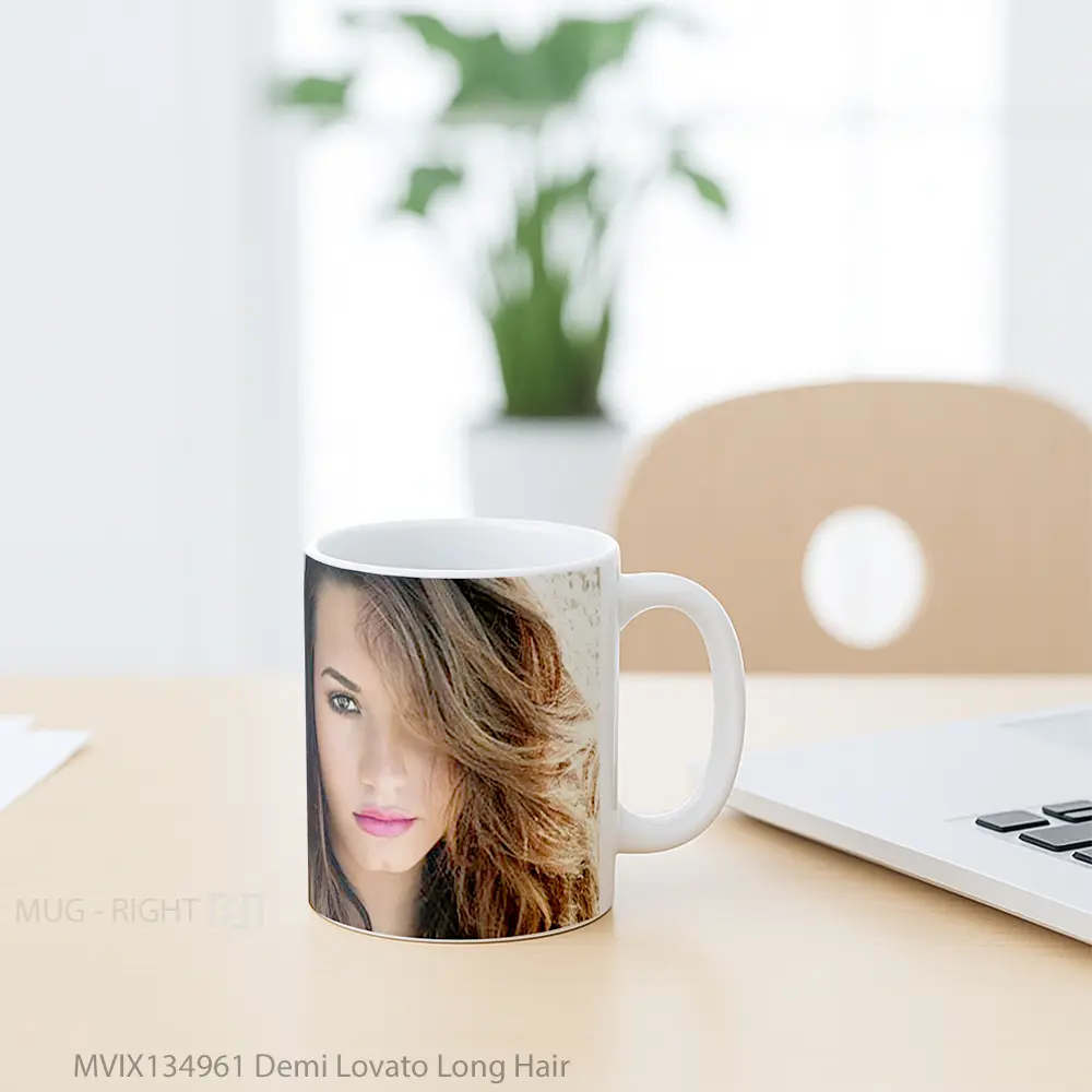 Mug Demi Lovato Long Hair Gelas Selebriti - All-side / Desain