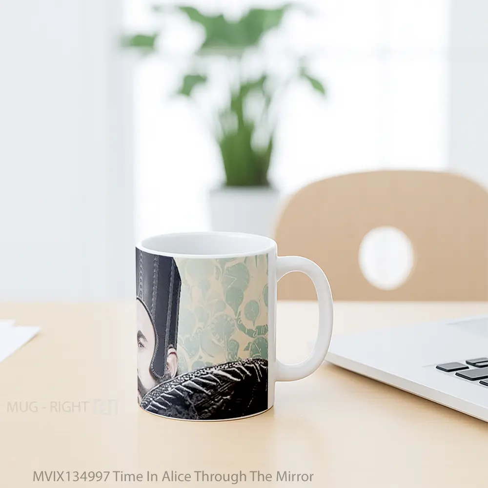 Mug Time In Alice Through The Mirror Gelas Keramik Unik - All-side / Desain