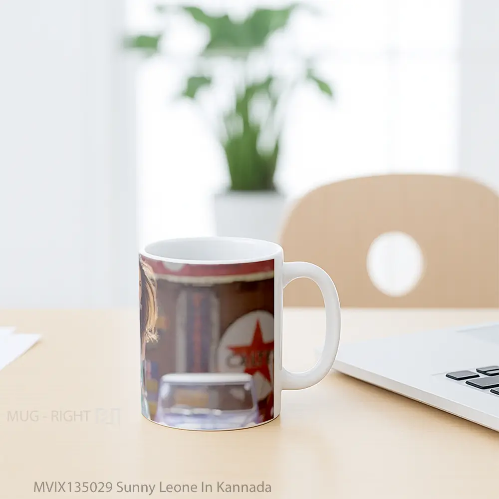 Mug Sunny Leone In Kannada Gelas Keramik Unik - All-side / Desain