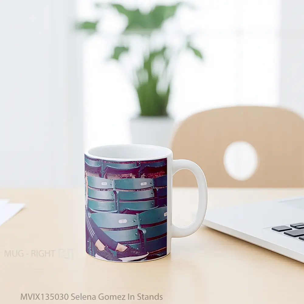 Mug Selena Gomez In Stands Gelas Selebriti - All-side / Desain