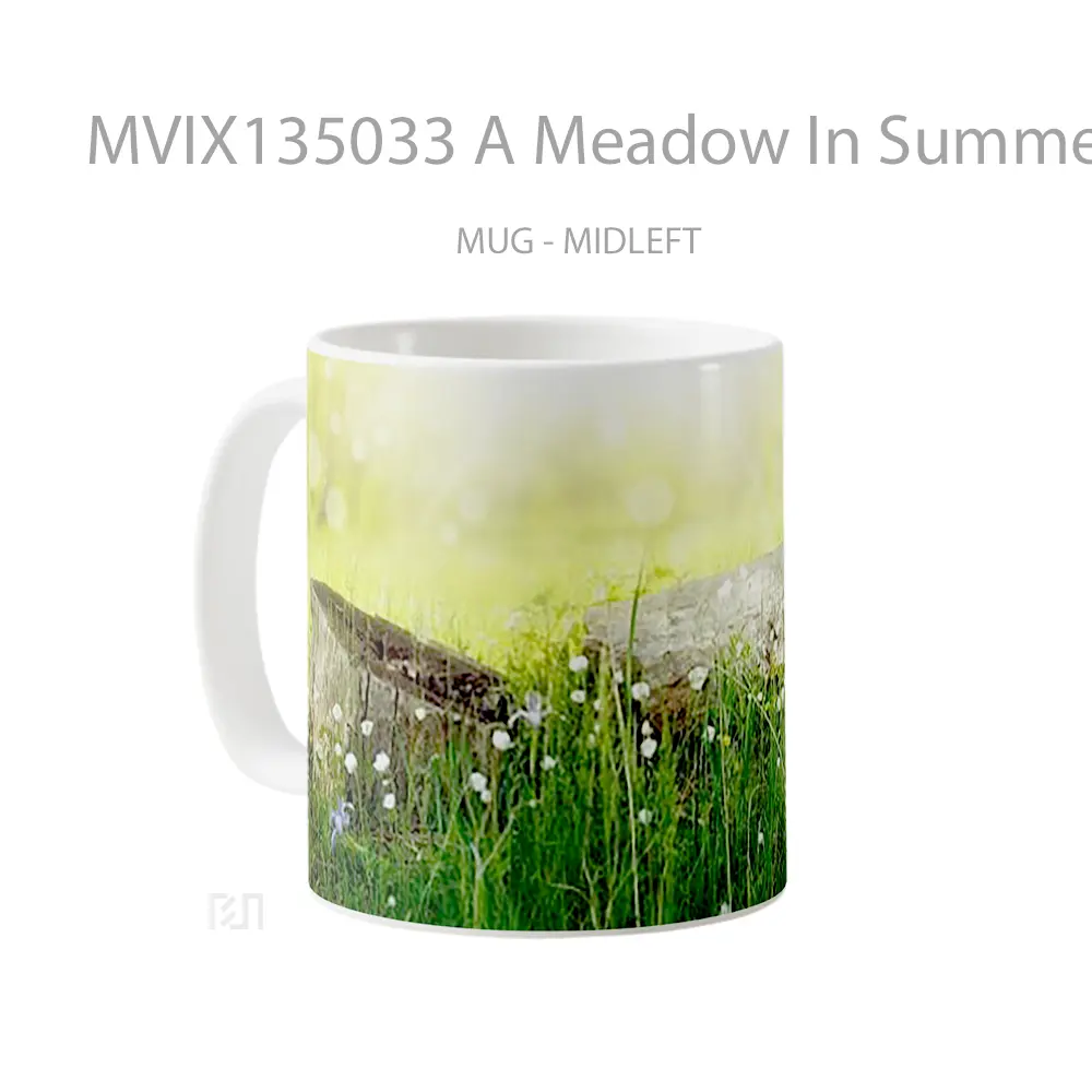 Mug A Meadow In Summer Gelas Pemandangan Alam - All-side / Desain