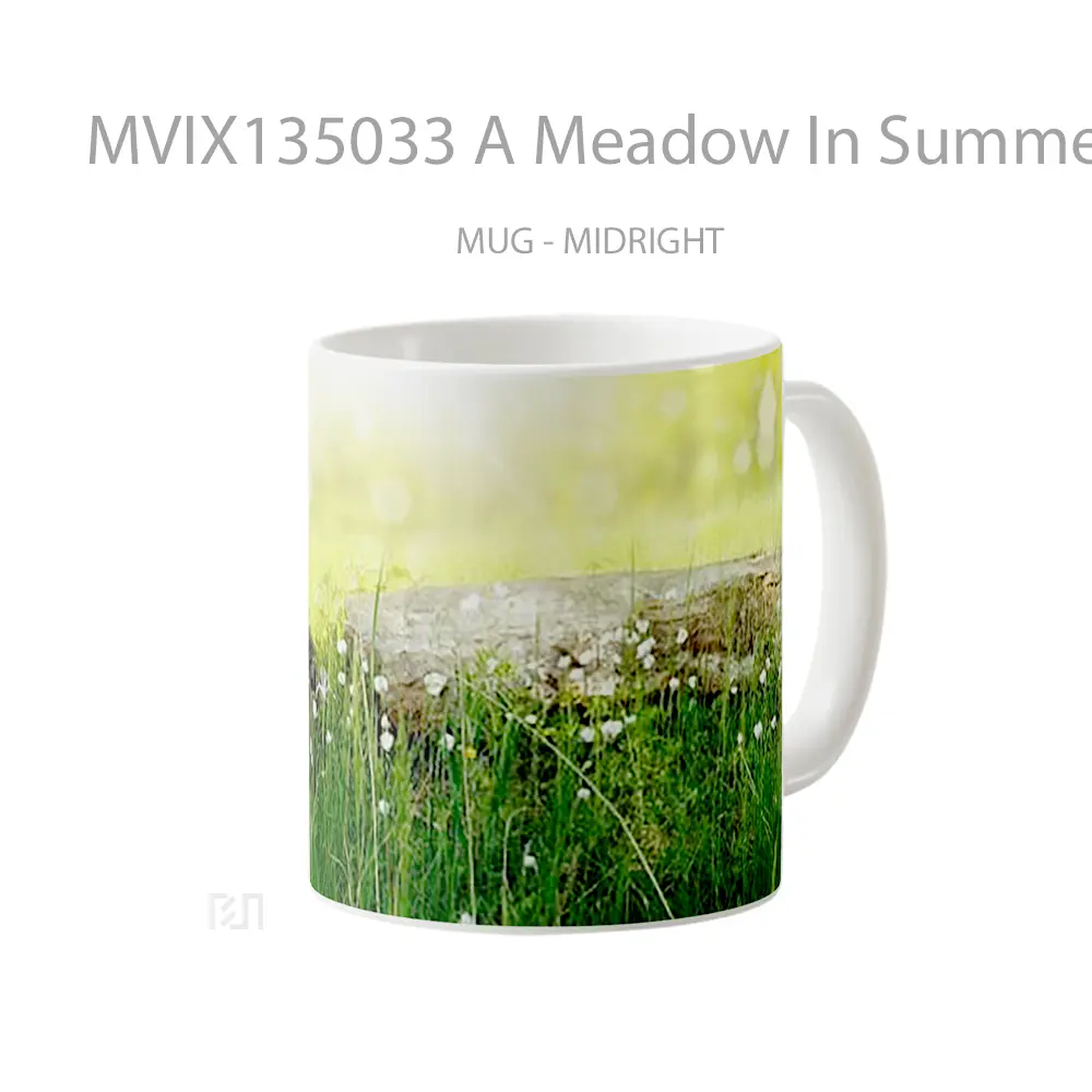 Mug A Meadow In Summer Gelas Pemandangan Alam - All-side / Desain