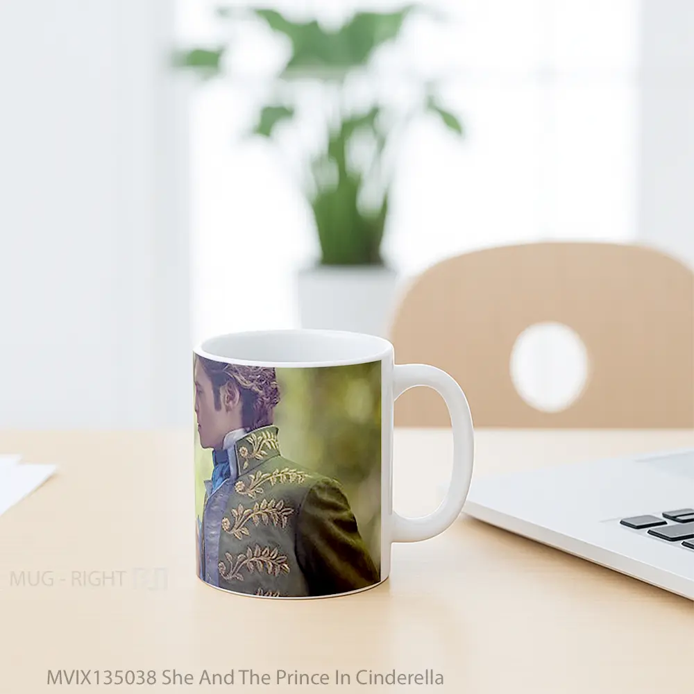 Mug She And The Prince In Cinderella Gelas Keramik Unik - All-side / Desain