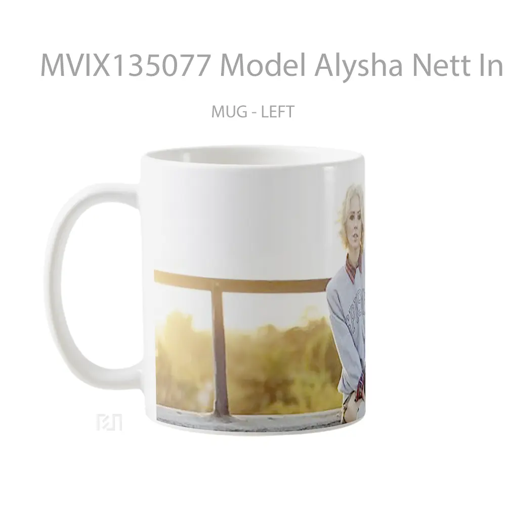 Mug Model Alysha Nett In Photoshoot Gelas Keramik Unik - All-side / Desain