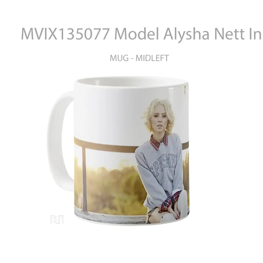 Mug Model Alysha Nett In Photoshoot Gelas Keramik Unik - All-side / Desain