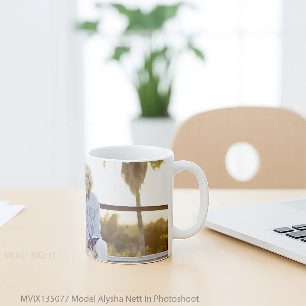 Mug Model Alysha Nett In Photoshoot Gelas Keramik Unik - All-side / Desain