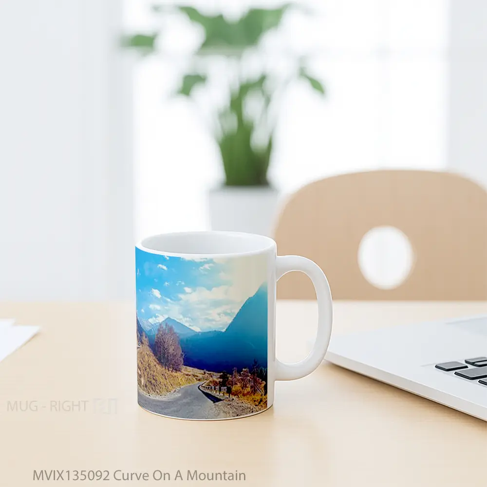 Mug Curve On A Mountain Gelas Pemandangan Alam - All-side / Desain