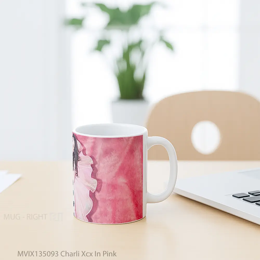 Mug Charli Xcx In Pink Gelas Keramik Unik - All-side / Desain