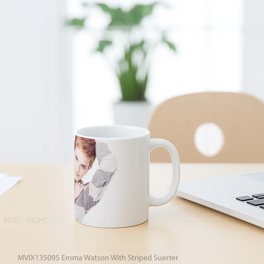 Mug Emma Watson With Striped Suerter Gelas Selebriti - All-side / Desain