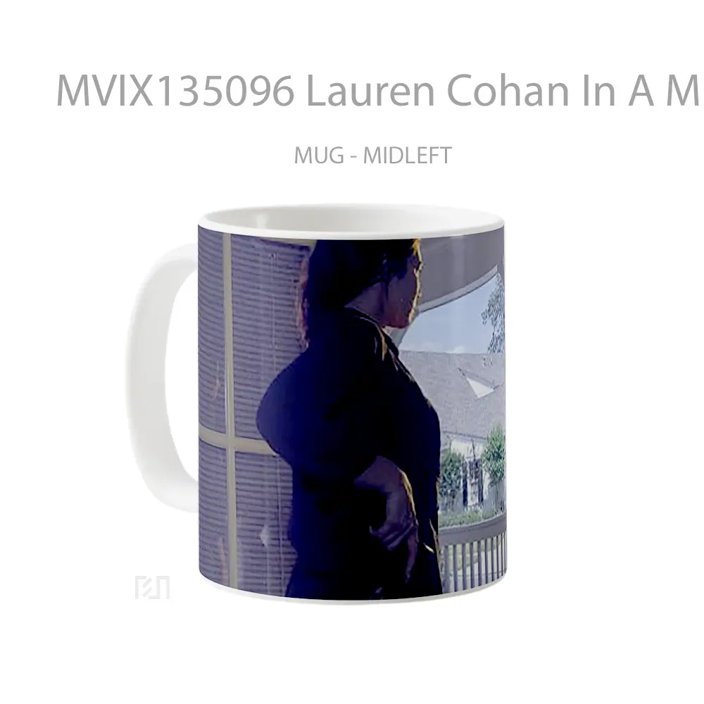 Mug Lauren Cohan In A Mirror Gelas Keramik Unik - All-side / Desain