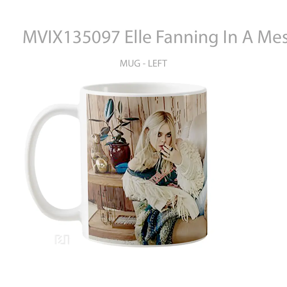 Mug Elle Fanning In A Messy Room Gelas Keramik Unik - All-side / Desain
