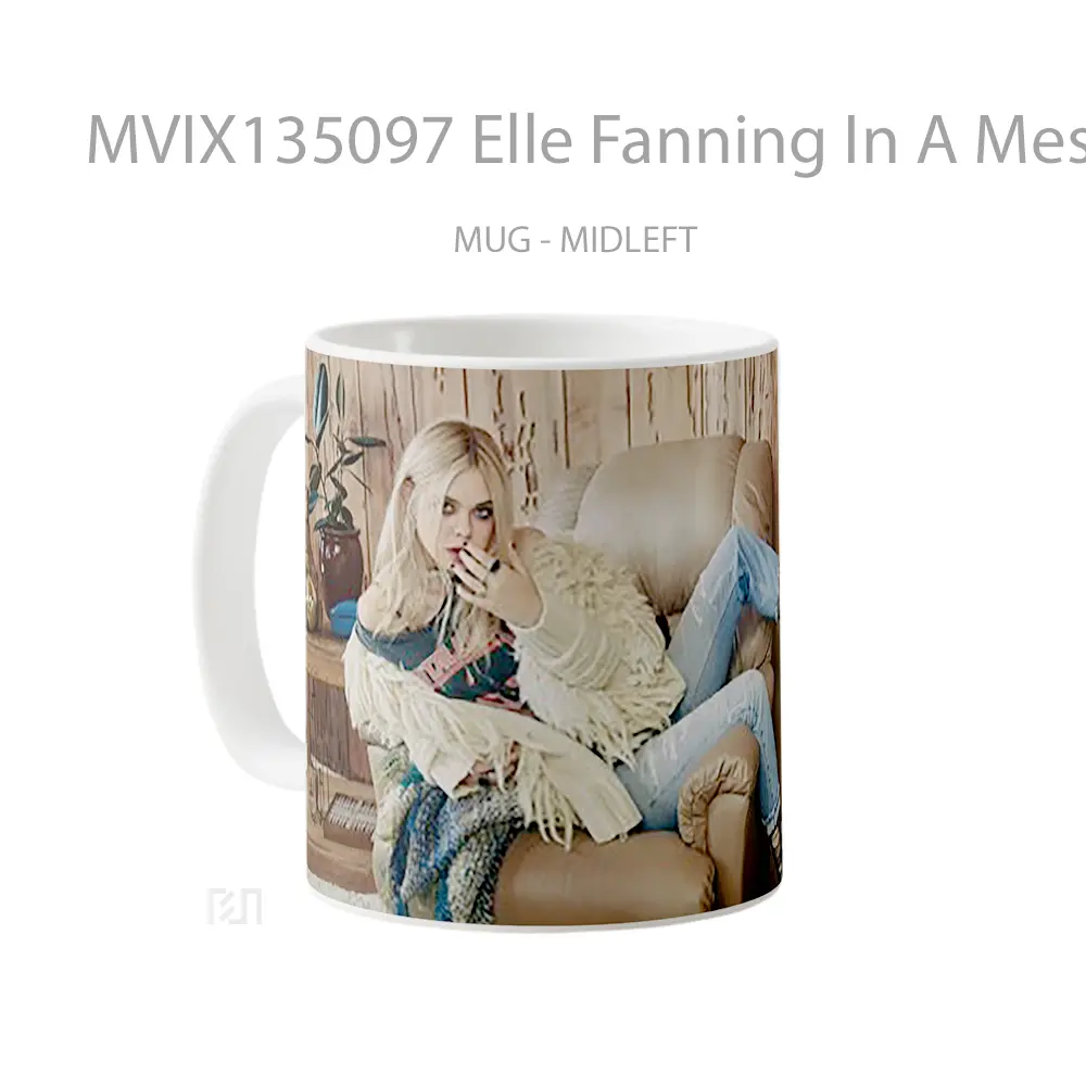 Mug Elle Fanning In A Messy Room Gelas Keramik Unik - All-side / Desain