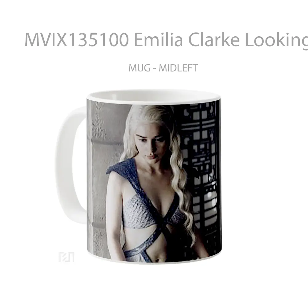 Mug Emilia Clarke Looking Down Gelas Keramik Unik - All-side / Desain