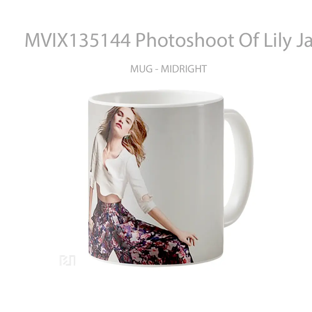 Mug Photoshoot Of Lily James Gelas Keramik Unik - All-side / Desain