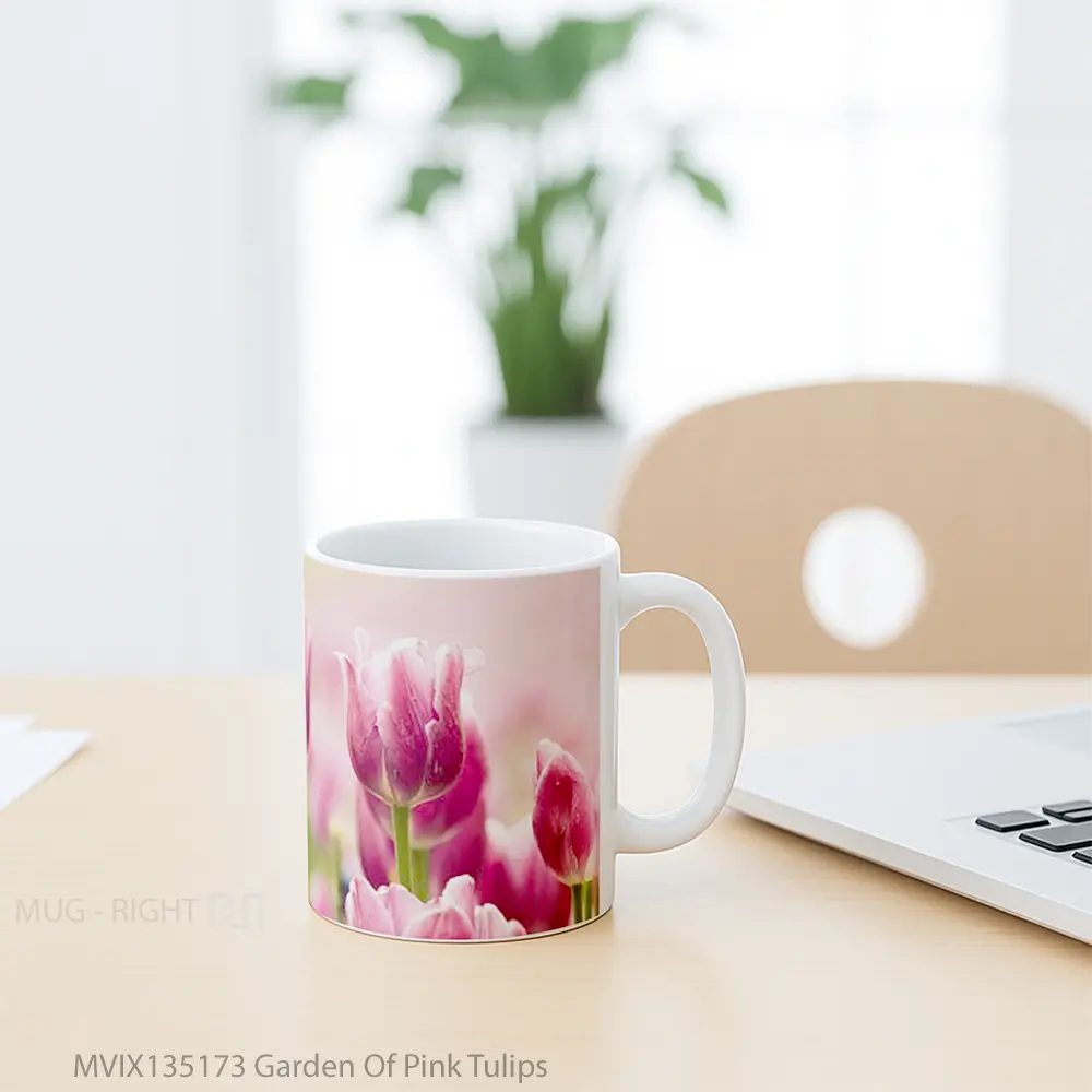 Mug Garden Of Pink Tulips Gelas Pemandangan Alam - All-side / Desain