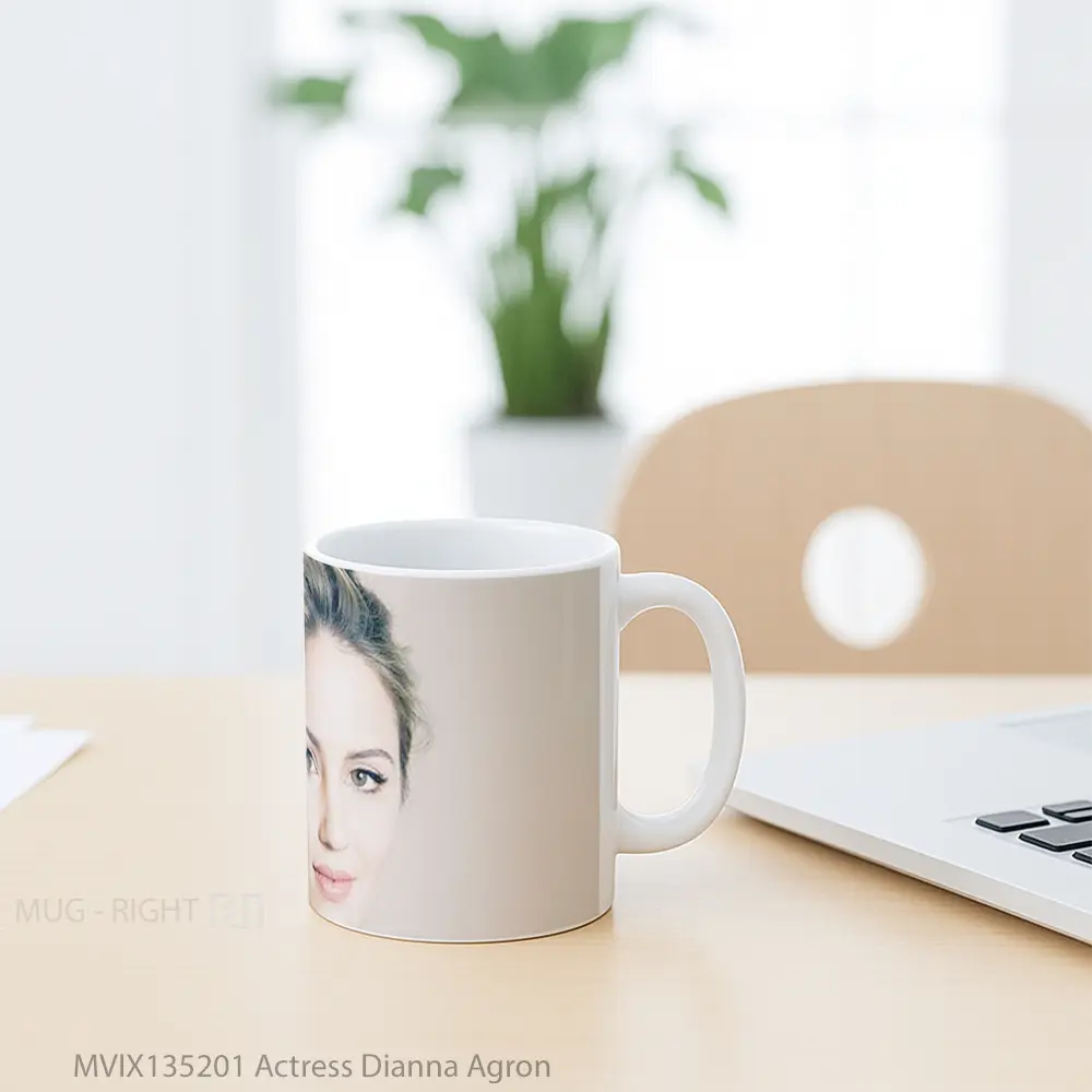 Mug Actress Dianna Agron Gelas Keramik Unik - All-side / Desain