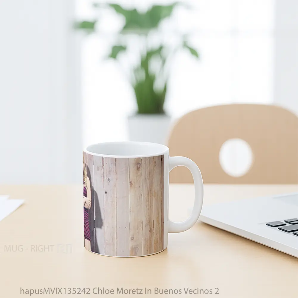 Mug Chloe Moretz In Buenos Vecinos 2 Gelas Keramik Unik - All-side / Desain