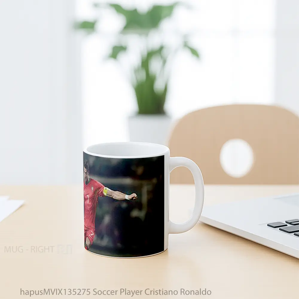 Mug Soccer Player Cristiano Ronaldo Gelas Keramik Unik - All-side / Desain