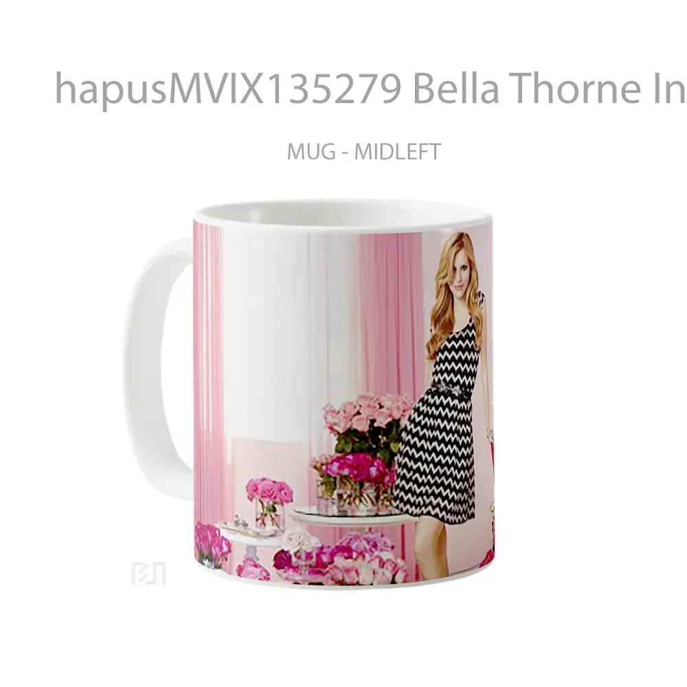Mug Bella Thorne In A Pink Room Gelas Keramik Unik - All-side / Desain