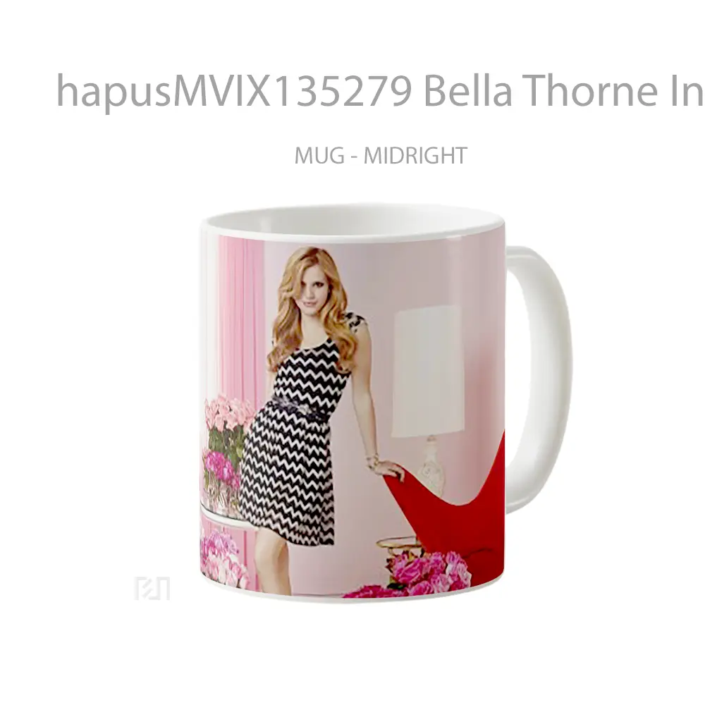 Mug Bella Thorne In A Pink Room Gelas Keramik Unik - All-side / Desain