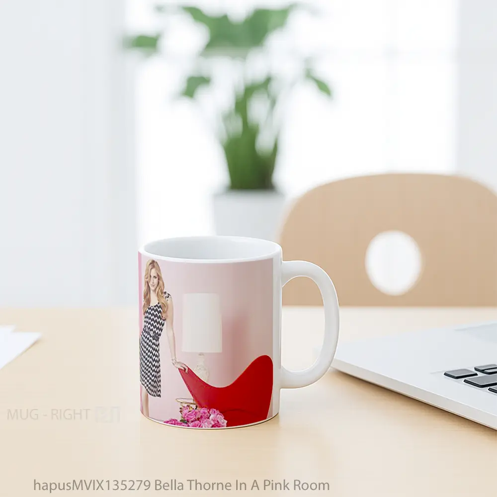 Mug Bella Thorne In A Pink Room Gelas Keramik Unik - All-side / Desain