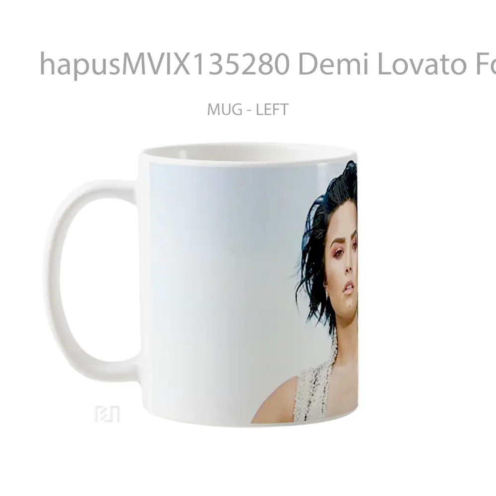 Mug Demi Lovato For Latina Magazine Gelas Selebriti - All-side / Desain