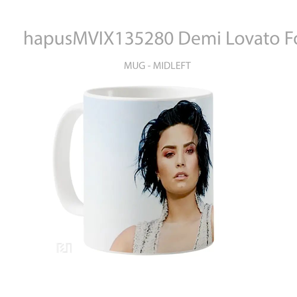 Mug Demi Lovato For Latina Magazine Gelas Selebriti - All-side / Desain
