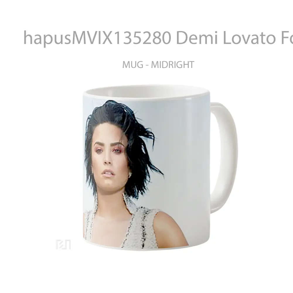 Mug Demi Lovato For Latina Magazine Gelas Selebriti - All-side / Desain