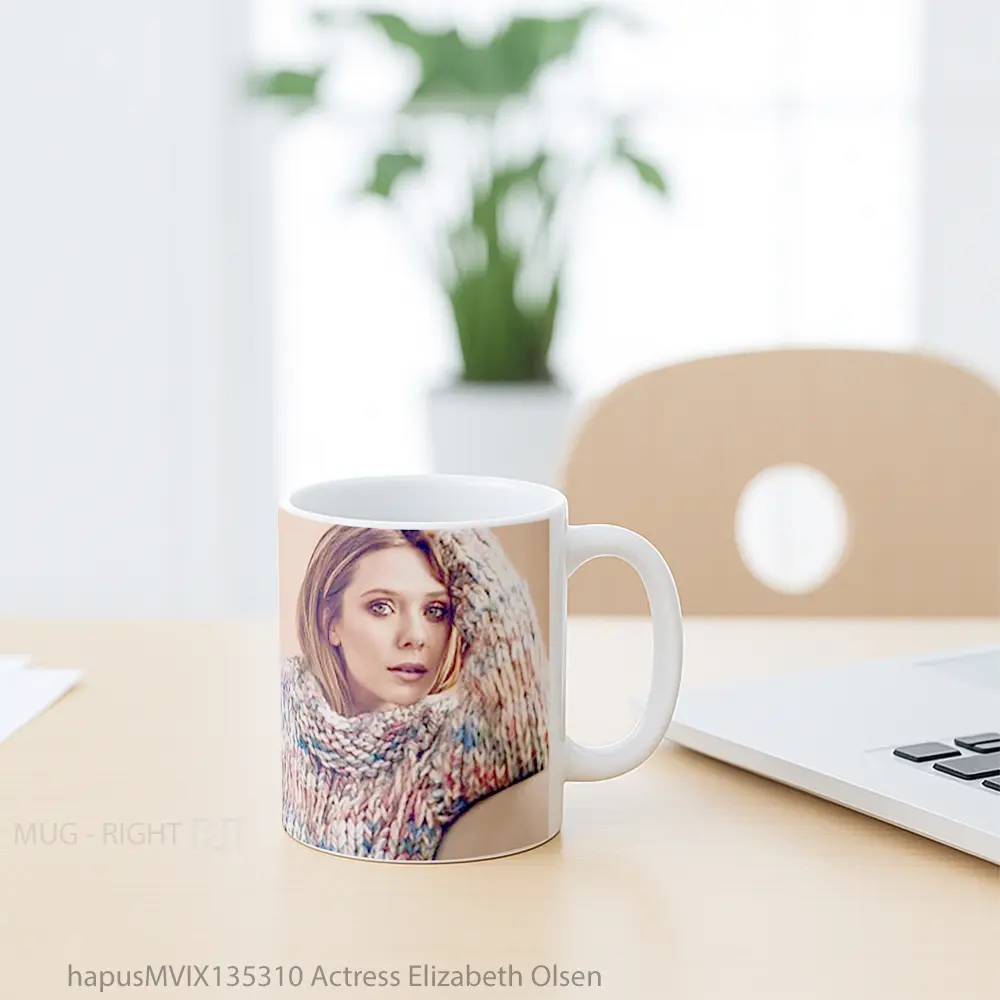 Mug Actress Elizabeth Olsen Gelas Keramik Unik - All-side / Desain
