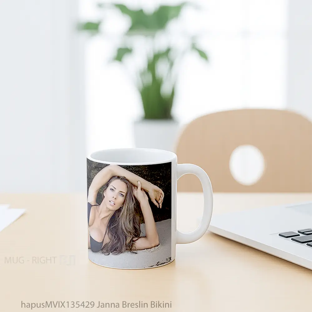 Mug Janna Breslin Bikini Gelas Keramik Unik - All-side / Desain