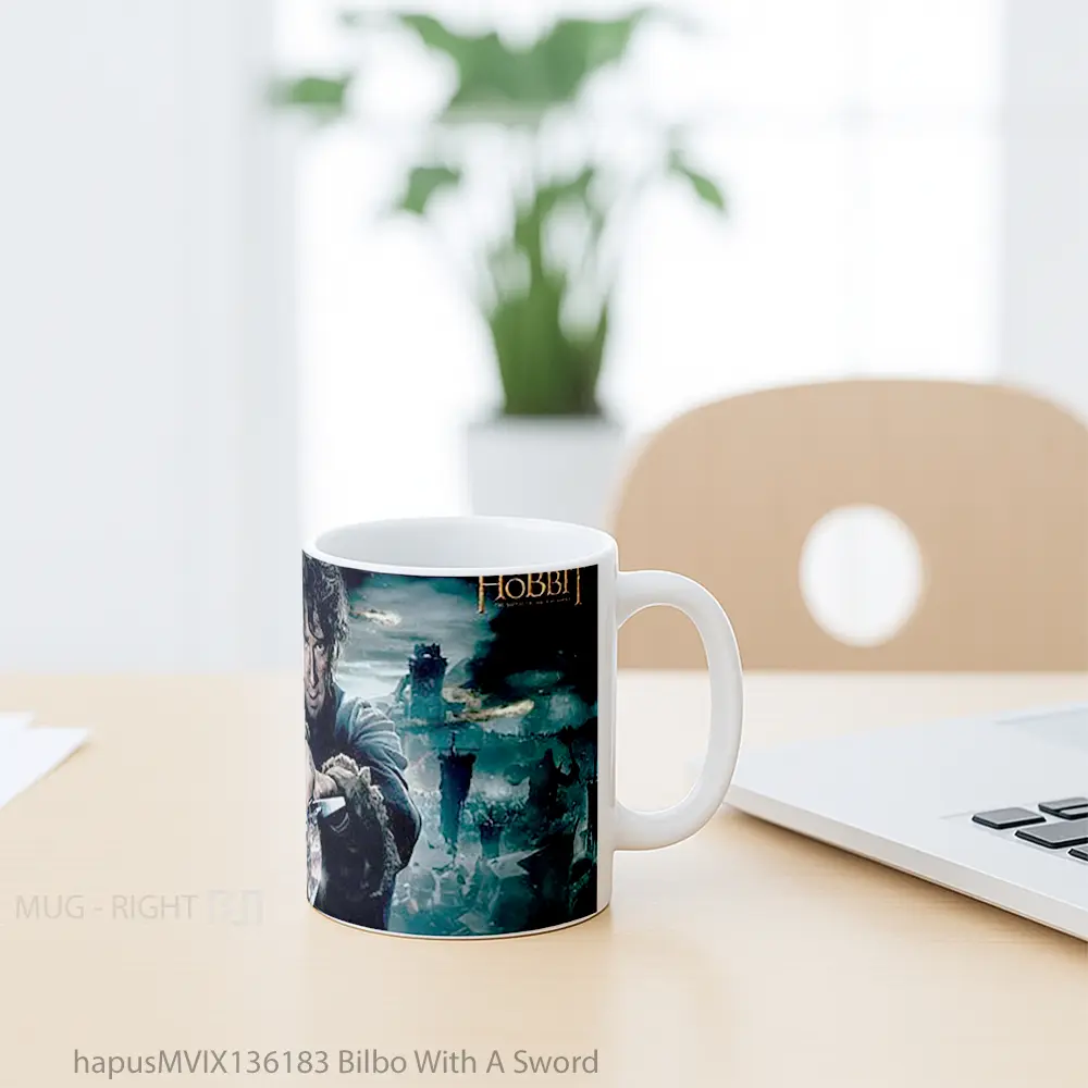 Mug Bilbo With A Sword Gelas Keramik Unik - All-side / Desain