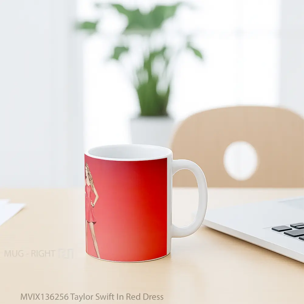 Mug Taylor Swift In Red Dress Gelas Selebriti - All-side / Desain
