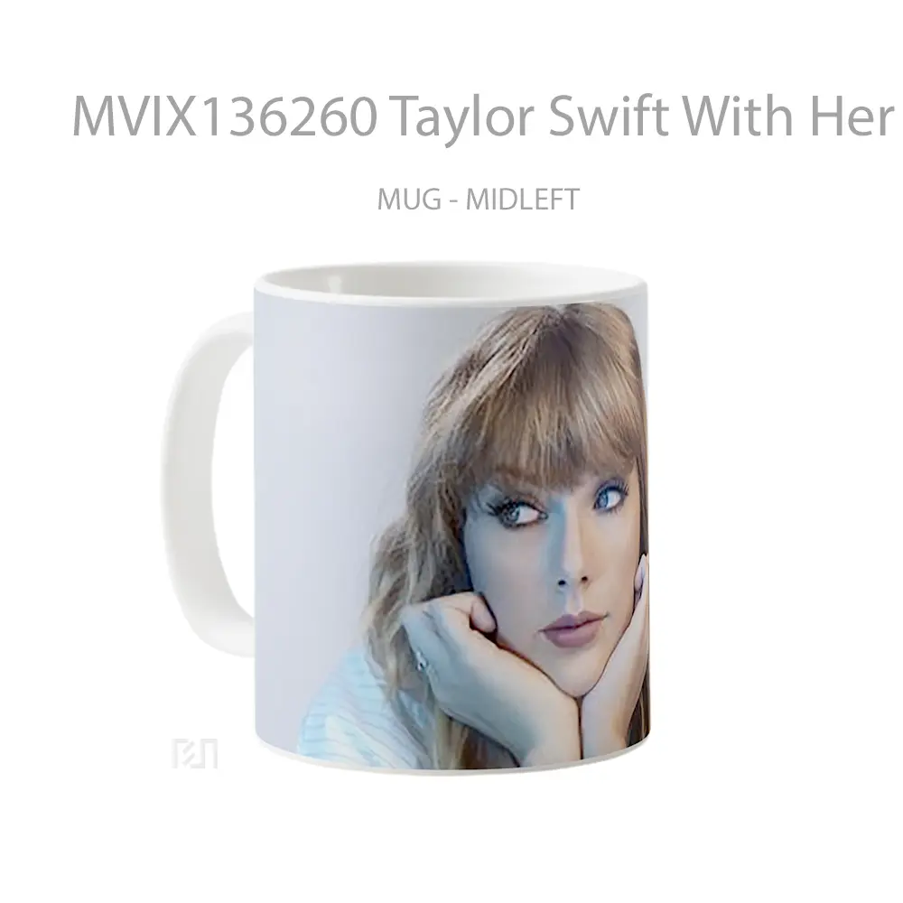 Mug Taylor Swift With Her Hands On Her Chin Gelas Selebriti - All-side / Desain