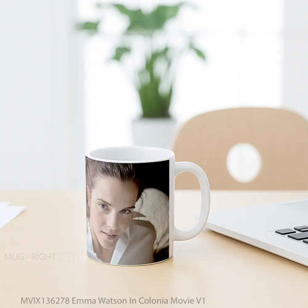 Mug Emma Watson In Colonia Movie V1 Gelas Selebriti - All-side / Desain