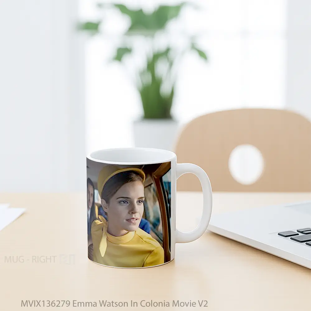 Mug Emma Watson In Colonia Movie V2 Gelas Selebriti - All-side / Desain