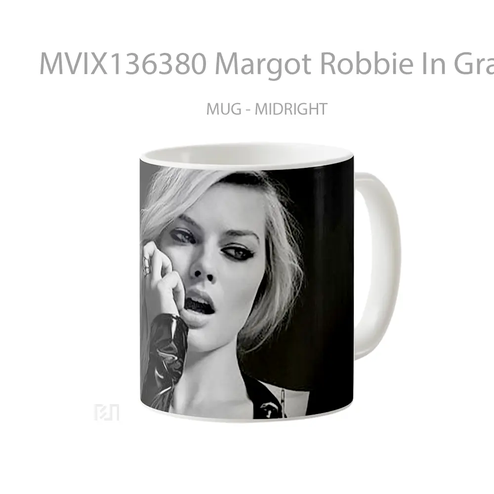 Mug Margot Robbie In Grayscale Gelas Keramik Unik - All-side / Desain