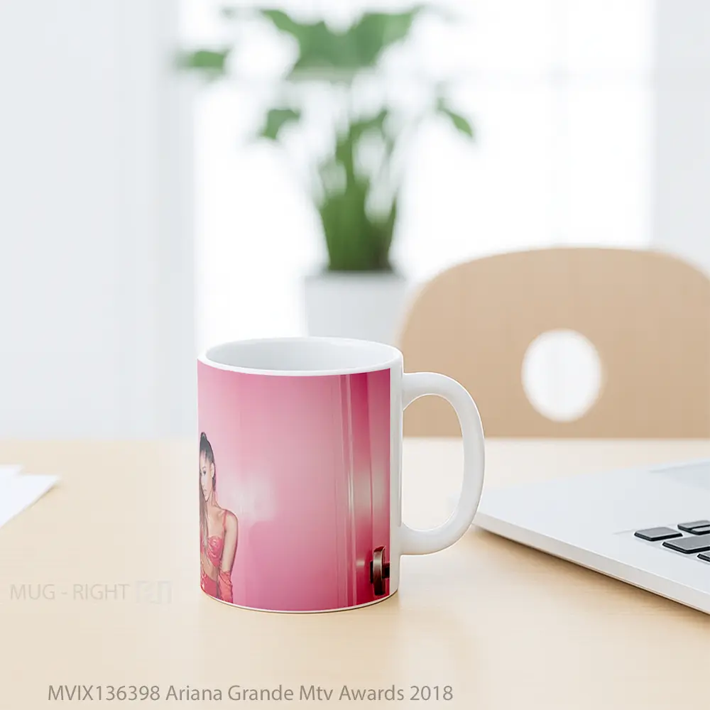 Mug Ariana Grande Mtv Awards 2018 Gelas Selebriti - All-side / Desain