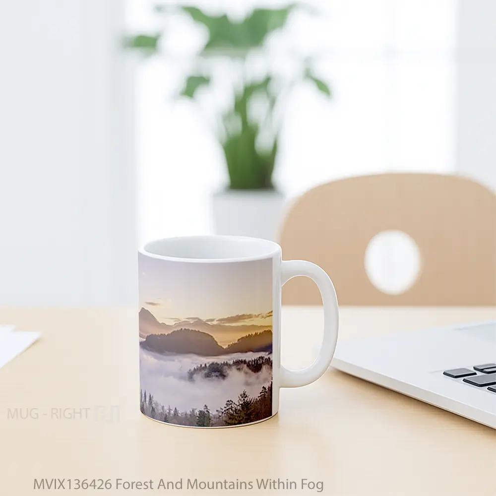 Mug Forest And Mountains Within Fog Gelas Pemandangan Alam - All-side / Desain
