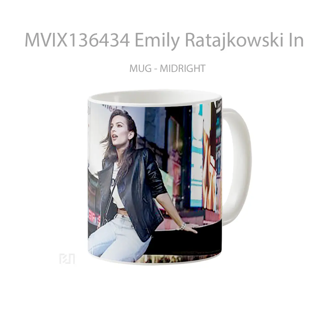 Mug Emily Ratajkowski In New York Gelas Keramik Unik - All-side / Desain