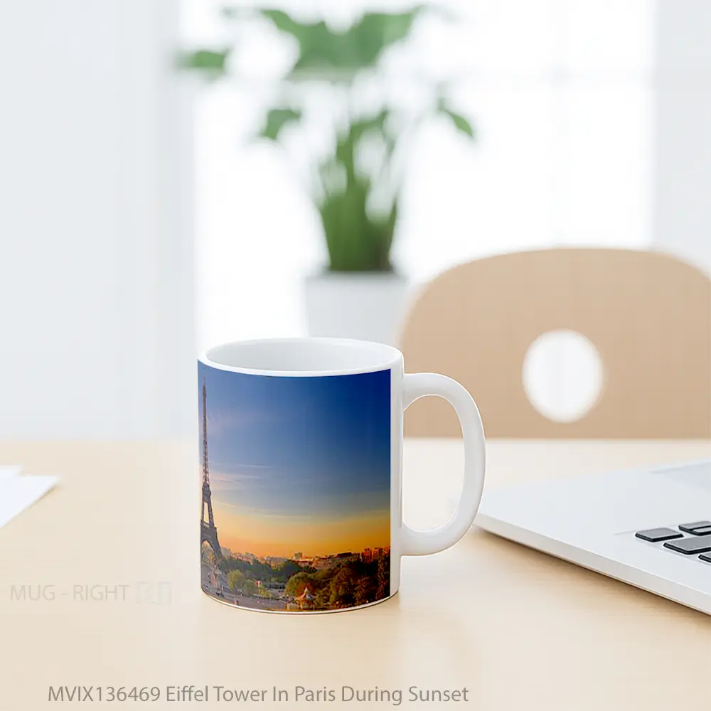 Mug Eiffel Tower In Paris During Sunset Gelas Pemandangan Alam - All-side / Desain