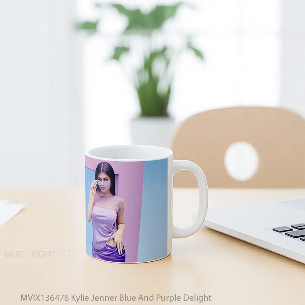 Mug Kylie Jenner Blue And Purple Delight Gelas Selebriti - All-side / Desain