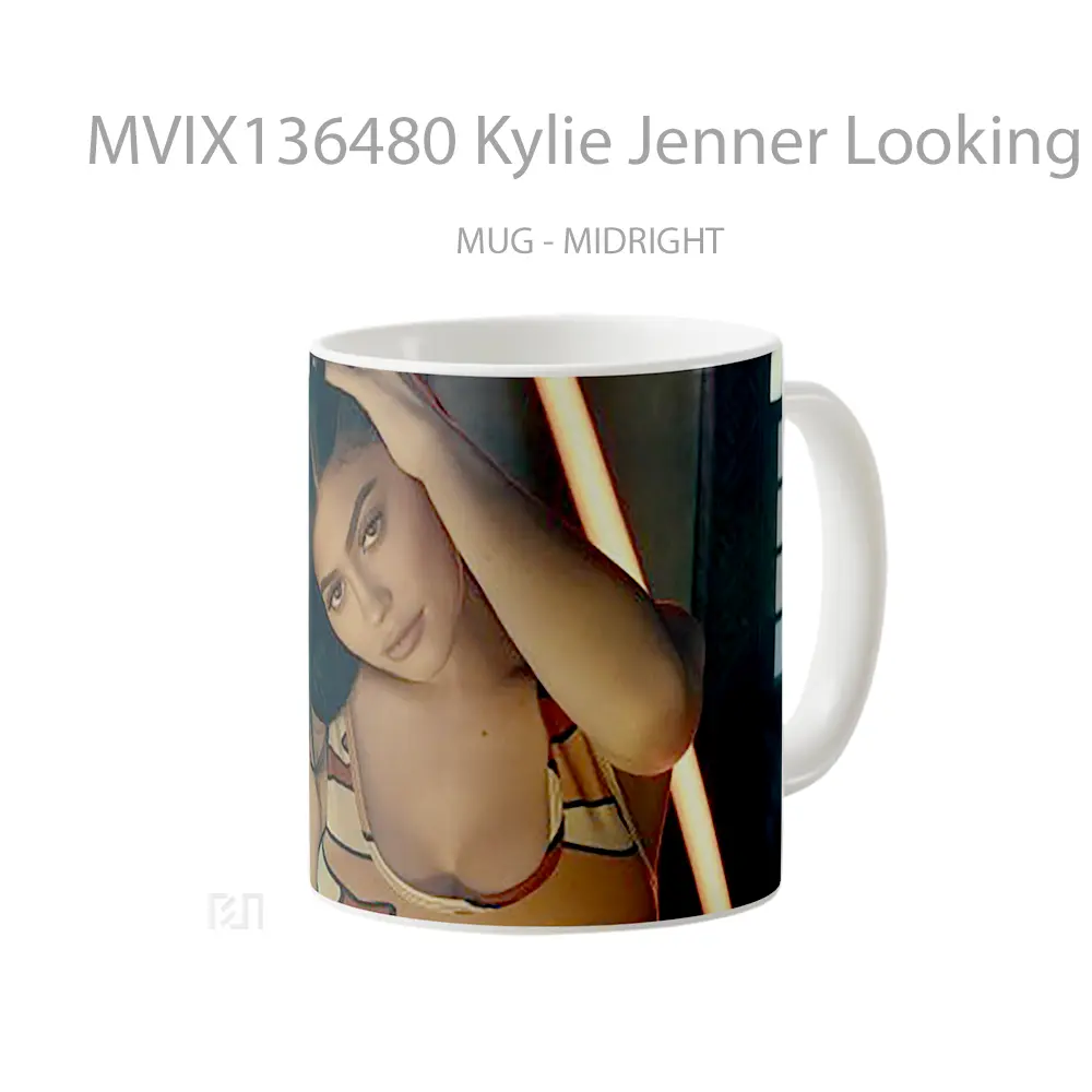 Mug Kylie Jenner Looking At The Camera Gelas Selebriti - All-side / Desain