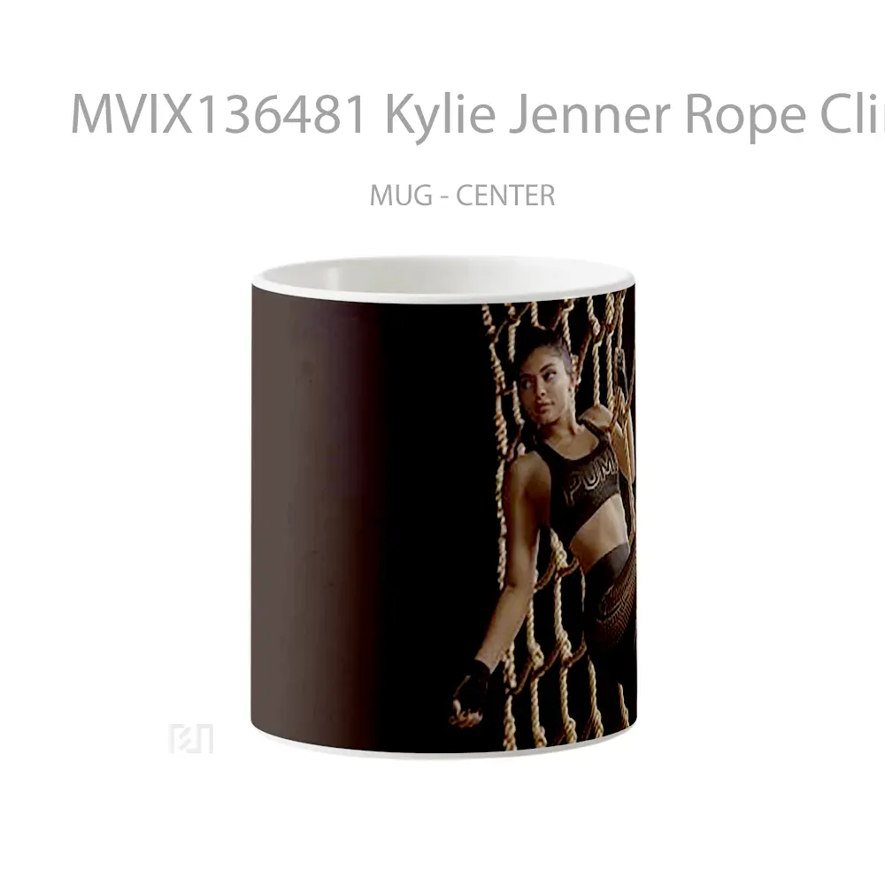 Mug Kylie Jenner Rope Climbing Gelas Selebriti