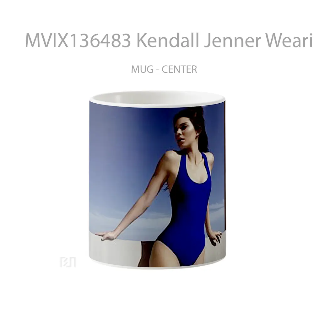 Mug Kendall Jenner Wearing A Swimsuit Gelas Selebriti