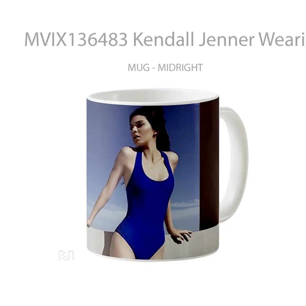 Mug Kendall Jenner Wearing A Swimsuit Gelas Selebriti - All-side / Desain