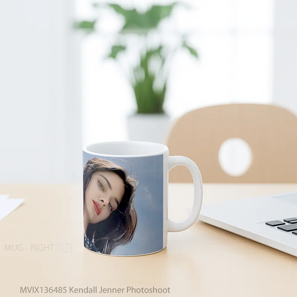 Mug Kendall Jenner Photoshoot Gelas Selebriti - All-side / Desain