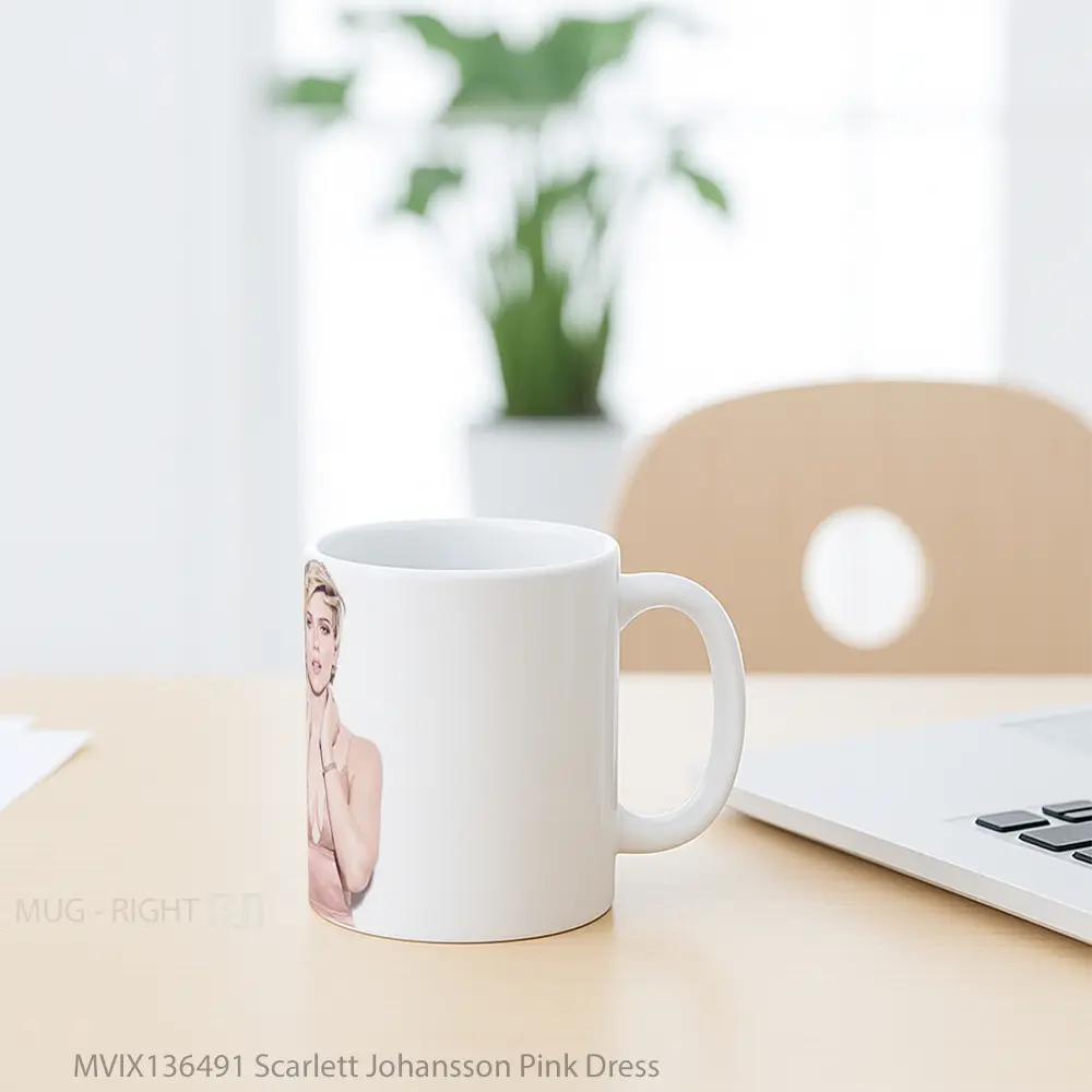 Mug Scarlett Johansson Pink Dress Gelas Selebriti - All-side / Desain