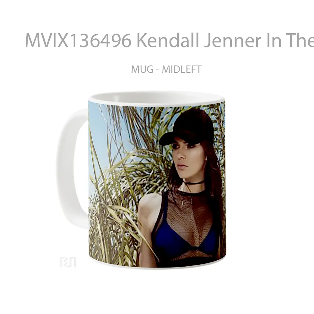 Mug Kendall Jenner In The Beach Gelas Selebriti - All-side / Desain