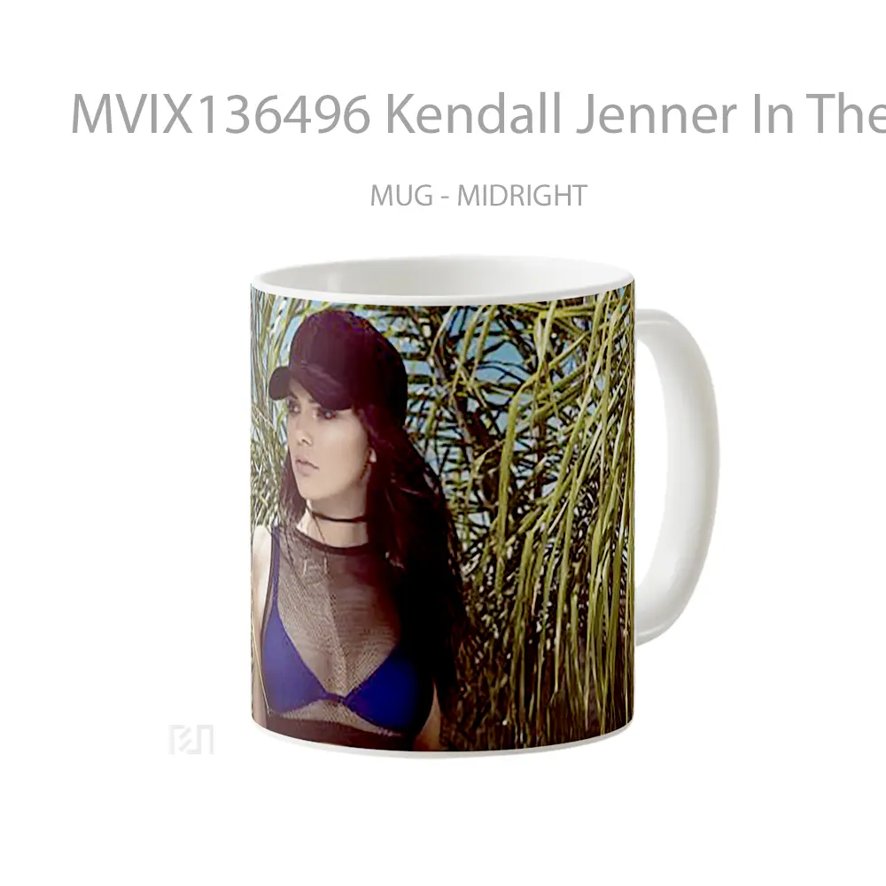 Mug Kendall Jenner In The Beach Gelas Selebriti - All-side / Desain