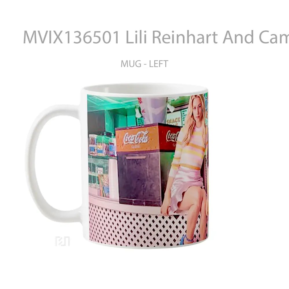 Mug Lili Reinhart And Camila Mendes In Diner Gelas Selebriti - All-side / Desain